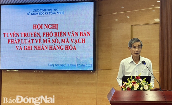 Ông Đoàn Tấn Đạt, Phó giám đốc Sở KH-CN phát biểu tại hội nghị