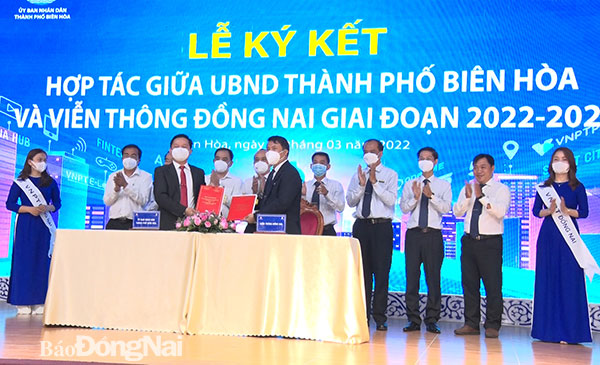 Lãnh đạo UBND TP Biên Hòa và VNPT Đồng Nai ký kết thỏa thuận hợp tác giai đoạn 2022-2026