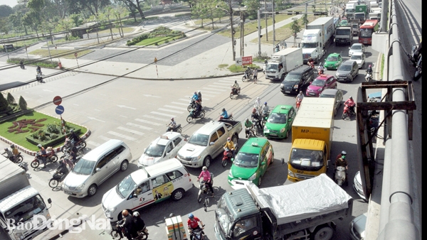 Khu vực ngã tư Amata cũng là “điểm nóng” về ùn tắc giao thông ở TP.Biên Hòa