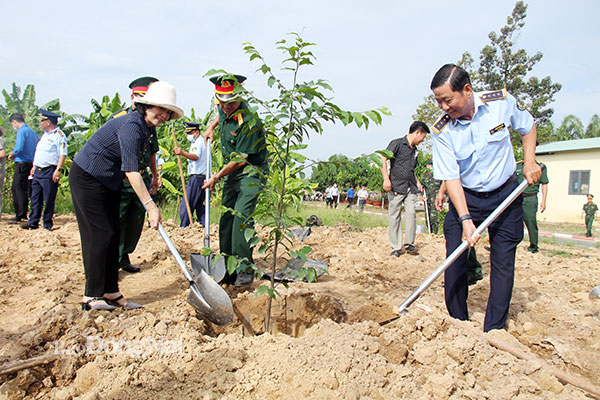 H.Xuân Lộc và Long Thành phát động Tết trồng cây “Đời đời nhớ ơn Bác Hồ“