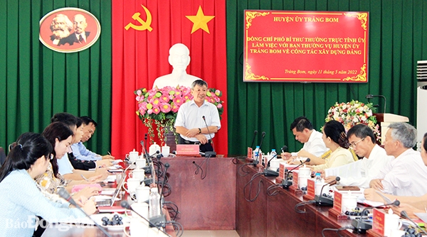 Đồng chí Hồ Thanh Sơn, Phó bí thư thường trực Tỉnh ủy phát biểu tại buổi làm việc 