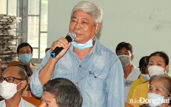 Người dân xã Long Phước, H.Long Thành trình bày ý kiến tại hội nghị