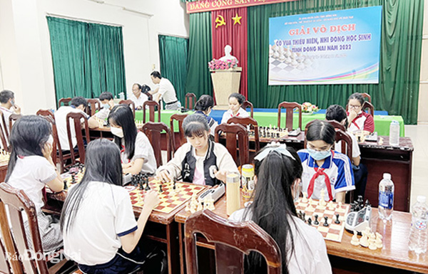 Các kỳ thủ nhí thi đấu tại giải. Ảnh: H.ANH
