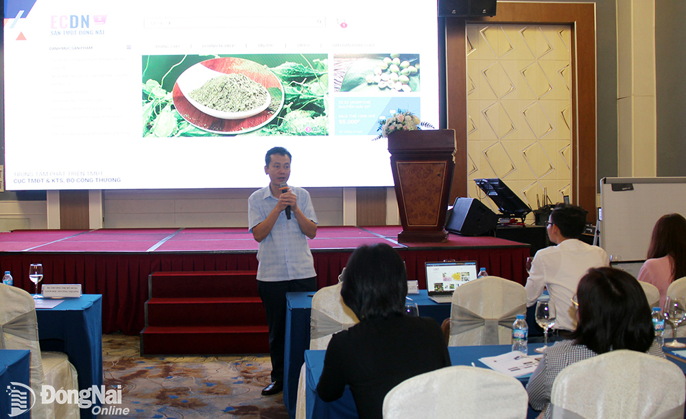 Một lớp tập huấn về kỹ năng quản trị gian hàng, đưa sản phẩm OCOP lên Sàn thương mại điện tử Đồng Nai (Ecdn.vn) do Sở Công thương tổ chức trong năm 2022