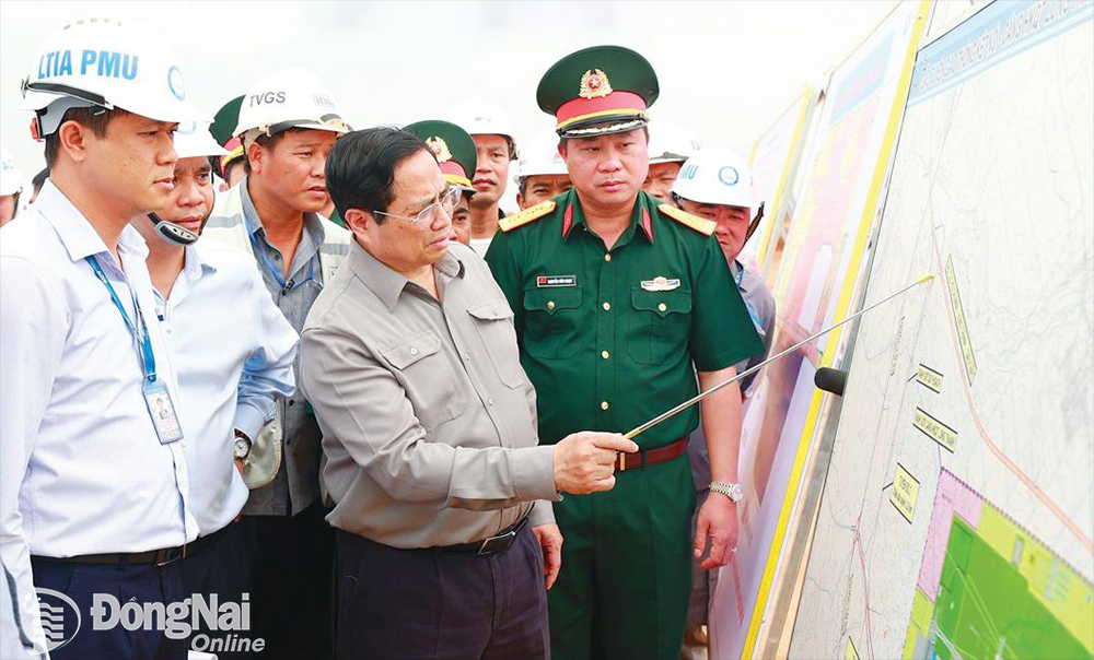 PM Pham Minh Chinh inspects progress of the project (Photo: VNA)