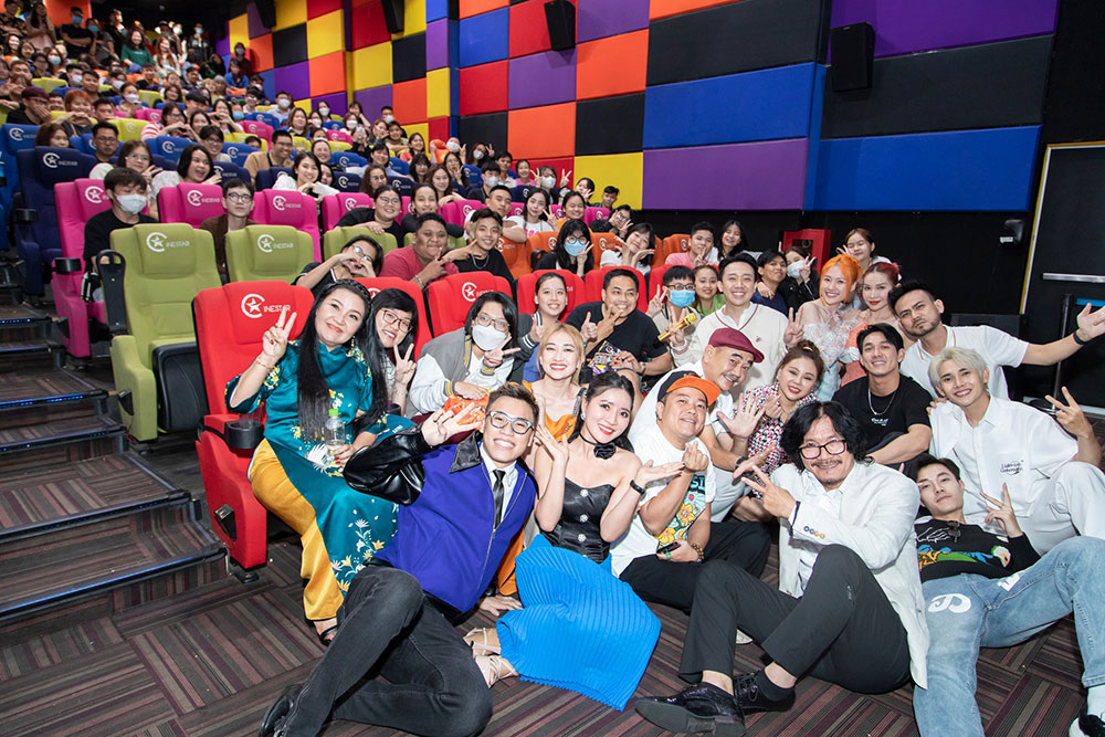 Đoàn phim tích cực giao lưu khán giả khắp 3 miền dịp Tết Quý Mão