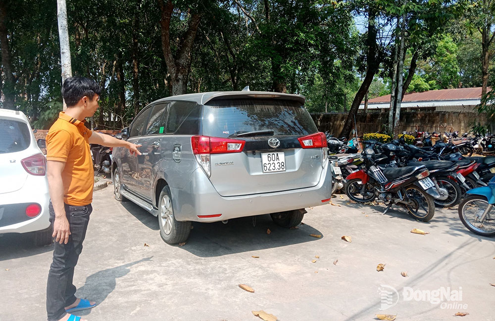 Tang vật trong một vụ án Công an H.Trảng Bom triệt phá liên quan đến hành vi thuê xe tự lái đi cầm cố của một nhóm đối tượng. Ảnh: TL