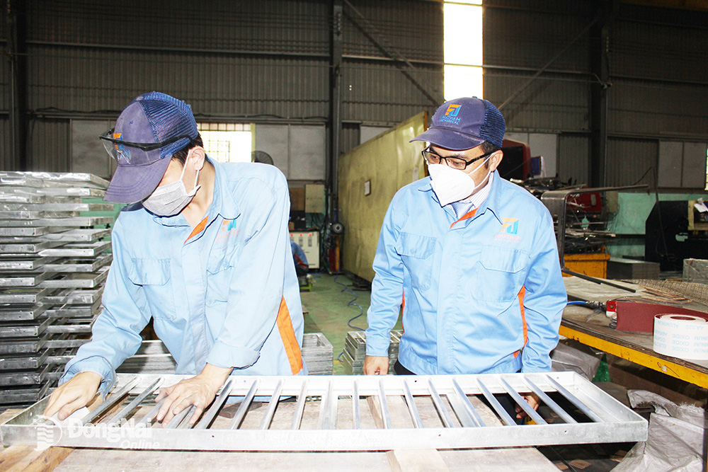 Sản xuất tại một doanh nghiệp ngành công nghiệp hỗ trợ ở TP.Biên Hòa. Ảnh: V.Gia