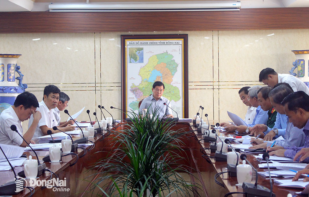 Đồng chí Nguyễn Hồng Lĩnh, Ủy viên Trung ương đảng, Bí thư Tỉnh ủy, Trưởng Ban chỉ đạo phòng, chống tham nhũng, tiêu cực tỉnh chủ trì phiên họp thứ 5. Ảnh: Tố Tâm