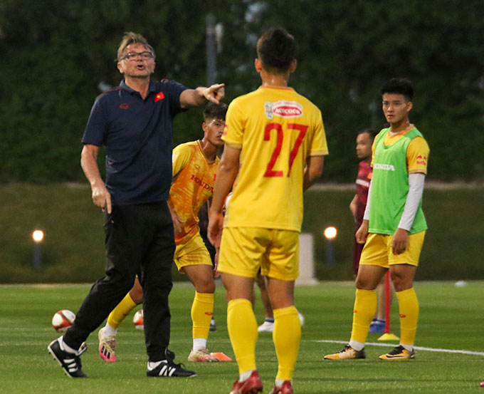 U.22 Việt Nam tập trên sân mà Messi và nhà vô địch Argentina từng tập tại World Cup 2022