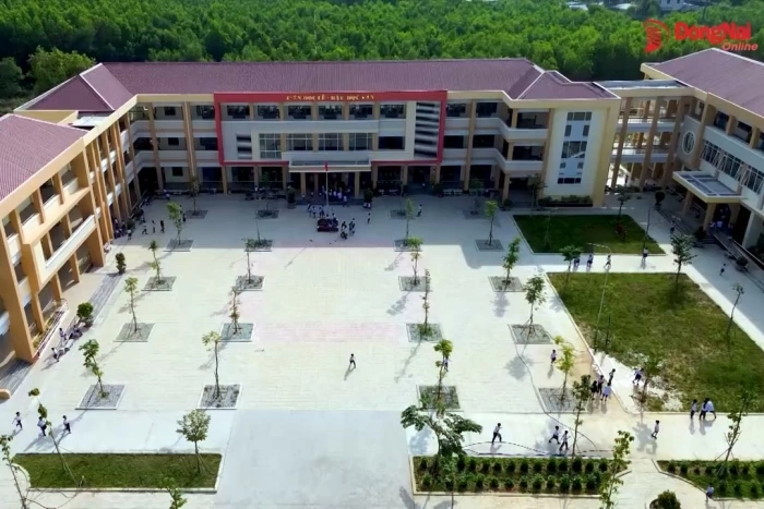 Từ bất cập nhiều bộ sách giáo khoa đến quyết định thống nhất toàn quốc