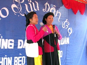 Biểu diễn hát dân ca dân tộc Sán Dìu ở Lục Ngạn, Bắc Giang. (Nguồn: lucngan.gov.vn)