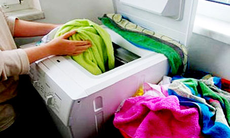 Tủ lạnh, tivi, máy giặt là một trong những thiết bị tiêu thụ khá nhiều điện năng nếu không biết cách sử dụng. Ảnh minh họa  