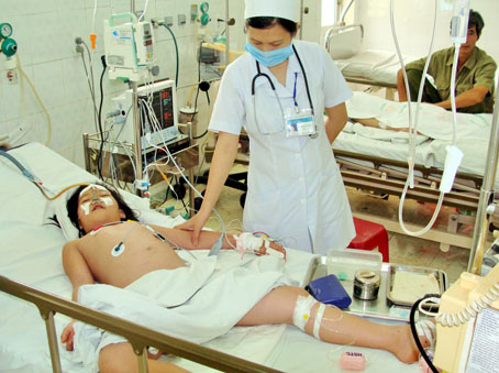 Chăm sóc trẻ bị số xuất huyết nặng tại Bệnh viện nhi đồng Đồng Nai.