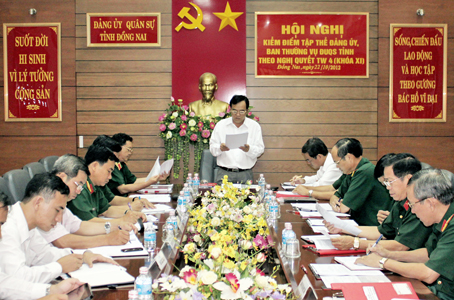 Đồng chí Trần Đình Thành, Bí thư Tỉnh ủy, Bí thư Đảng ủy Quân sự tỉnh chủ trì hội nghị.