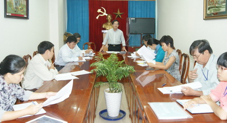 Phó chủ tịch UBND tỉnh Nguyễn Thành Trí chủ trì cuộc họp