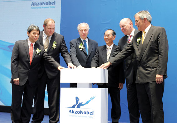 Nghi thức khánh thành nhà máy mới của Công ty AkzoNobel diễn ra vào tháng 6-2012 tại Khu công nghiệp Amata.