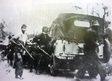 Làm chủ trận địa La Ngà trong trận tập kích ngày 1-3-1948.