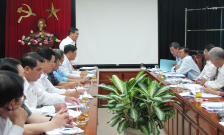 Bí thư Tỉnh ủy Trần Đình Thành phát biểu tại buổi làm việc