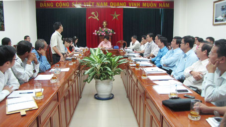 Đại diện Công ty TNHH Đa Lộc chủ dự án xử lý chất thải tại xã Túc Trưng (huyện Định Quán) kiến nghị tỉnh tháo gỡ một số khó khăn.