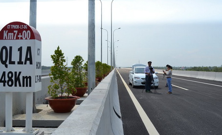 Đường cao tốc TP.Hồ Chí Minh – Long Thành – Dầu Giây đoạn trên địa bàn TP.Hồ Chí Minh từ Quận 2 đến Quận 9 (bờ sông Đồng Nai)