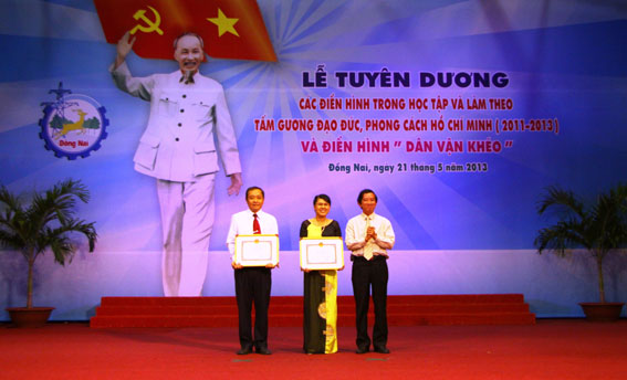 Báo Đồng Nai nhận giải