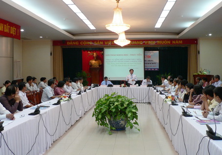 Giám đốc Sở VHTT-DL Nguyễn Văn Long phát biểu tại hội thảo