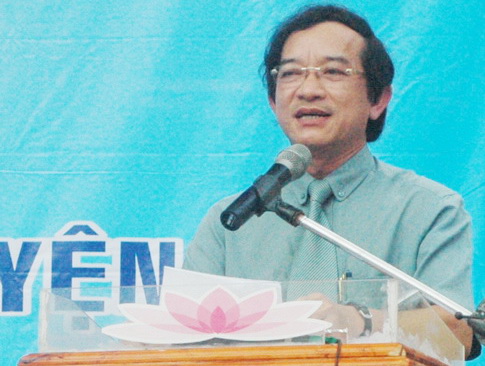 Phó chủ tịch UBND tỉnh Nguyễn Thành Trí phát biểu tại buổi lễ