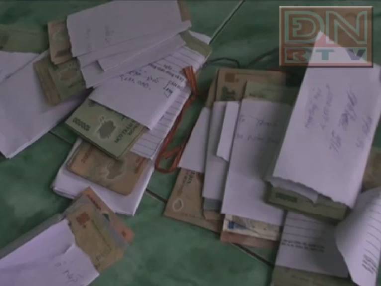 Bắt nhóm đối tượng đánh bạc trong công ty