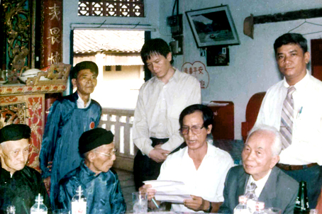 Đại tướng Võ Nguyên Giáp với cán bộ, nhân dân xã Hiệp Hòa (TP.Biên Hòa).