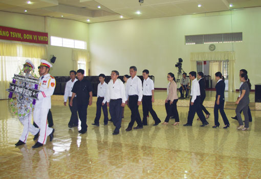 Đoàn đại biểu Ban Dân tộc tỉnh viếng Đại tướng Võ Nguyên Giáp