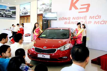 Xe Kia K3 trong ngày ra mắt tại thị trường Biên Hòa. Ảnh: T.Nam