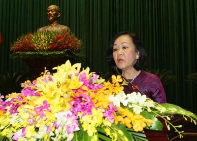 Bà Trương Thị Mai, Chủ nhiệm Ủy ban về Các vấn đề xã hội của Quốc hội trình bày Báo cáo của Ủy ban Thường vụ Quốc hội giải trình, tiếp thu, chỉnh lý dự thảo Luật sửa đổi, bổ sung một số điều của Luật Thi đua, khen thưởn