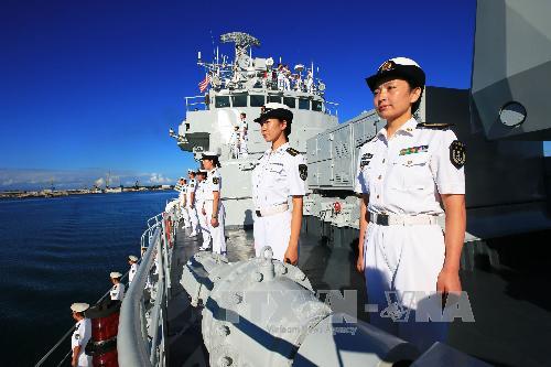Các tầu hải quân Trung Quốc cập Trân Châu Cảng ở Hawaii, ngày 6/9 tham gia diễn tập tìm kiếm và cứu nạn với Hải quân Mỹ. THX/TTXVN