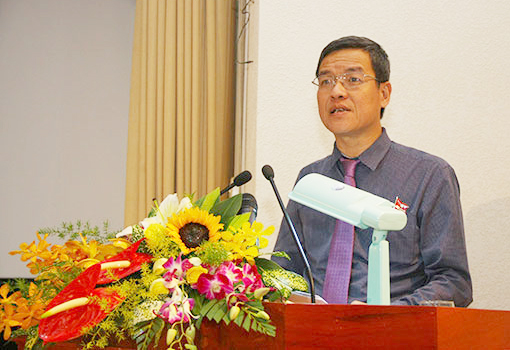 Chủ tịch UBND tỉnh Đinh Quốc Thái giải trình các nội dung đại biểu quan tâm. (Ảnh: H.Anh)