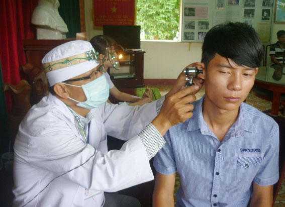  Khám tuyễn sức khỏe NVQS cho thanh niên huyện Trảng Bom.