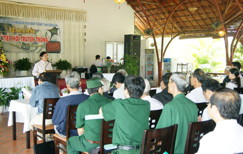Phó chủ tịch UBNF tỉnh Nguyễn Thành Trí phát biểu tại lễ ra mắt CLB Tiếp nối truyền thống