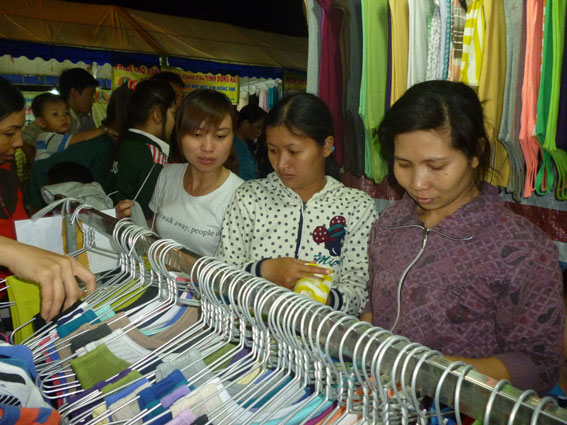 Hàng Việt về nông thôn phục vụ tết đạt doanh thu gần 3 tỷ đồng