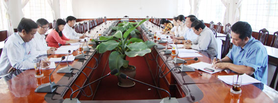 Đoàn kiểm tra của Ban Tuyên giáo Tỉnh ủy do đồng chí Đặng Mạnh Trung làm trưởng đoàn kiểm tra tại Huyện ủy Xuân Lộc