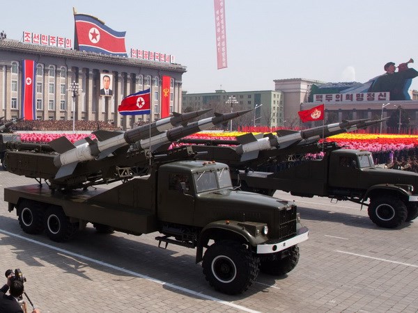 Tên lửa đất đối không SA-3 trong một lễ diễu binh của Triều Tiên. (Nguồn: Yonhap/TTXVN)