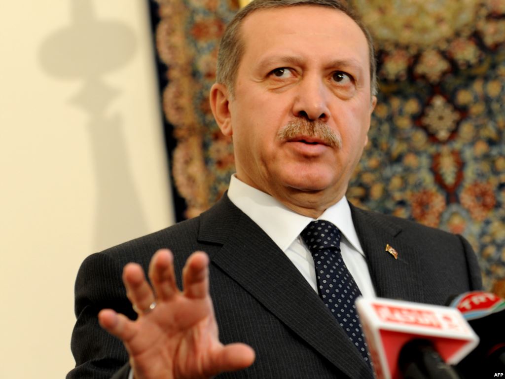 Chính phủ của Thủ tướng Erdogan đã cấm hoạt động cả Twitter và YouTube. (Ảnh: rferl.org)