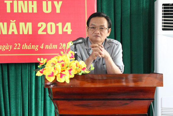  TS.Trần Du Lịch đang báo cáo tại hội nghị.