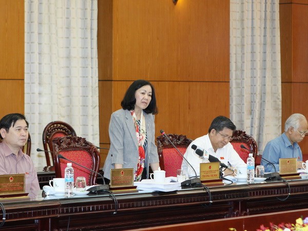 Chủ nhiệm Ủy ban về các vấn đề xã hội của Quốc hội Trương Thị Mai phát biểu tại phiên họp ngày 22/4. (Ảnh: TTXVN)