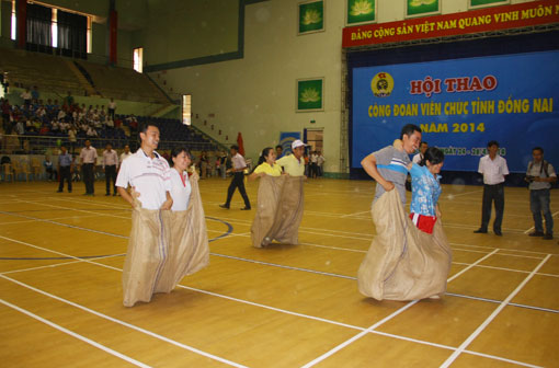 Đông đảo VĐV tham dự Hội thao Công đoàn viên chức tỉnh