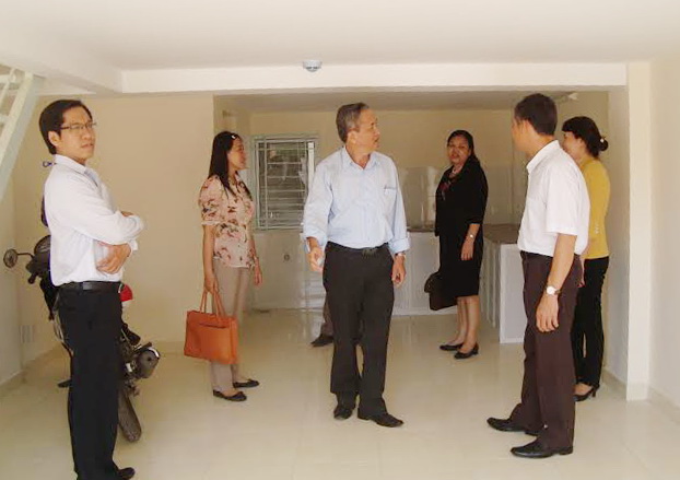Lãnh đạo Ban Dân vận Trung ương và Ban Dân vận Tỉnh ủy thăm khu vực xây dựng nhà ở xã hội của IDICO