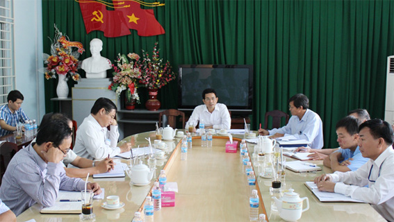  Phó chủ tịch UBND tỉnh Võ Văn Chánh chủ trì cuộc họp. Ảnh: B.Nguyên