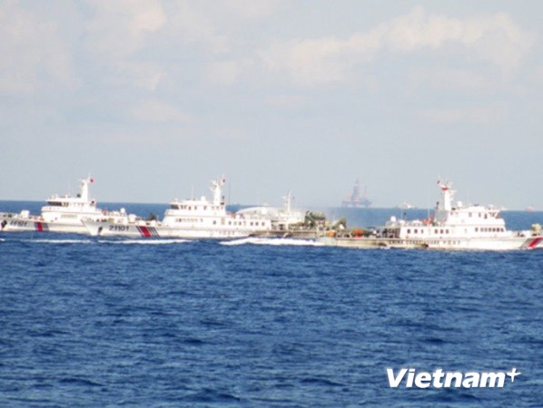 Trung Quốc huy động tàu bảo vệ quanh giàn khoan. (Nguồn: Canhsatbien.vn)