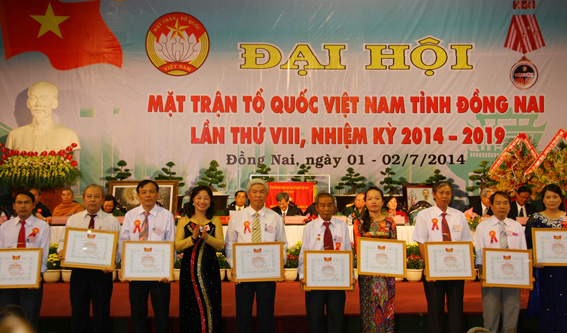 và bằng khen của Ủy ban  Mặt trận Tổ quốc Việt Nam tỉnh Đồng Nai.