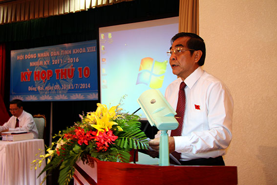 Đồng chí Trần Văn Tư, Chủ tịch HĐND tỉnh phát biểu khai mạc kỳ họp