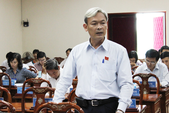  Đại biểu Nguyễn Phú Cường tổ đại biểu Biên Hòa phát biểu tại phiên thảo luận của tổ 1.